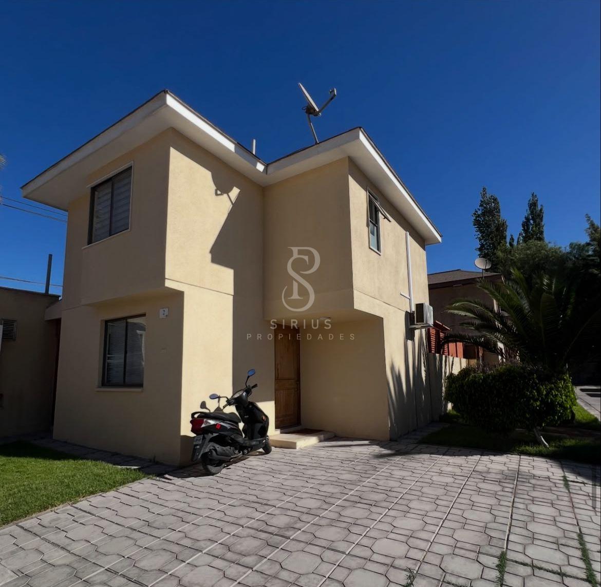 Venta de casa en Condominio Don Leónidas